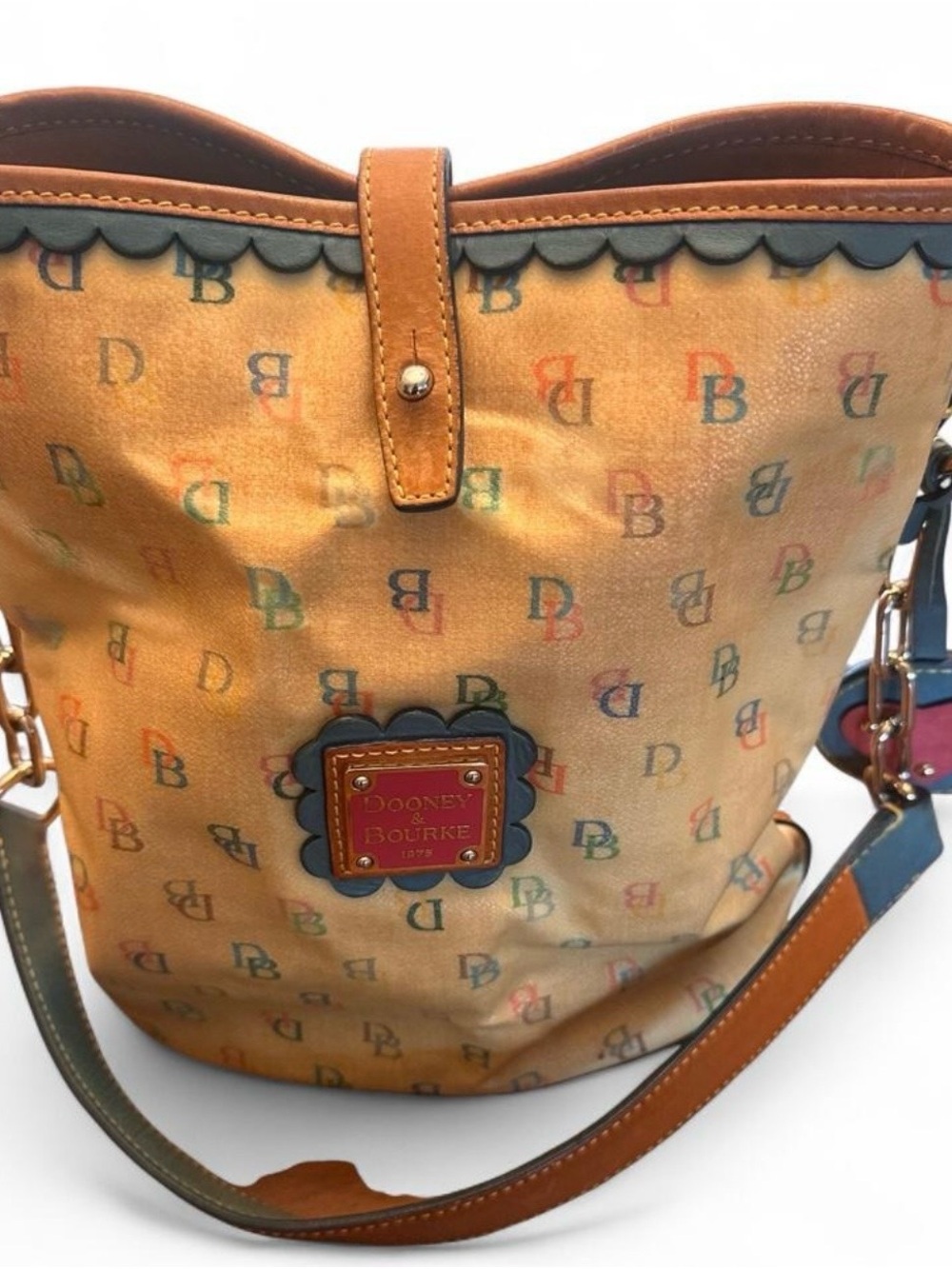 Y2K Dooney& Bourke Multicolor Logo Bucket Shoulder Bag w/wallet